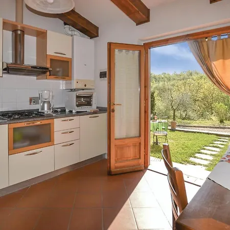 In Bucine Ar With Kitchen *